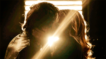 Zakochany Damon i Elena